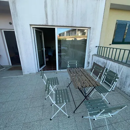 With Balconies And Garden شقة *