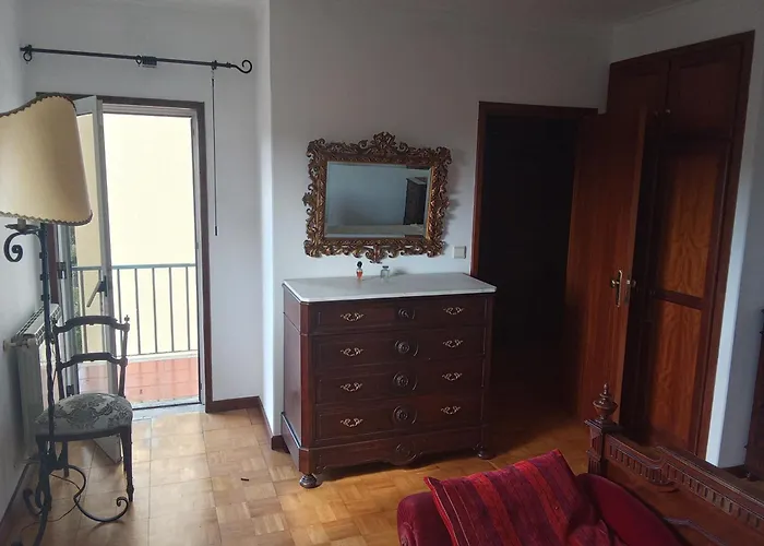 With Balconies And Garden Lägenhet *