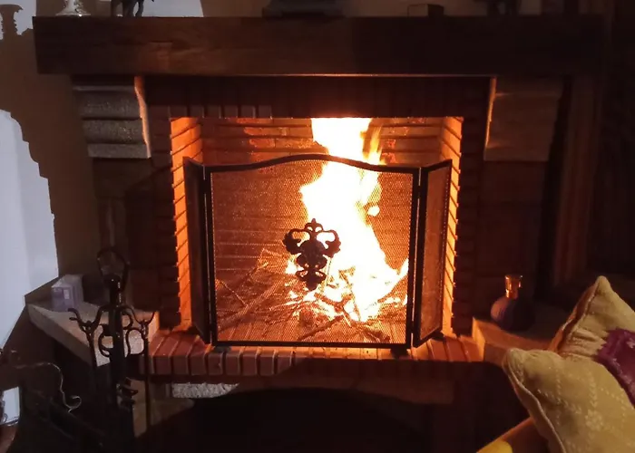 Lägenhet With Balconies And Garden