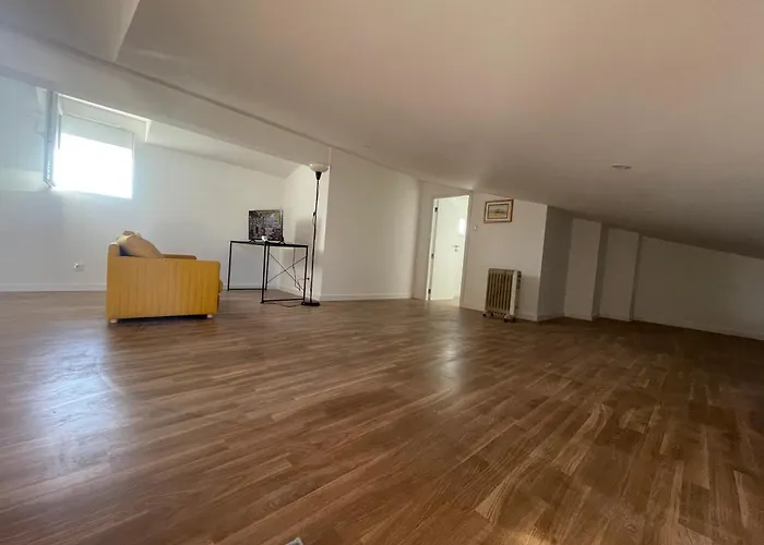 Lägenhet With Balconies And Garden Amarante